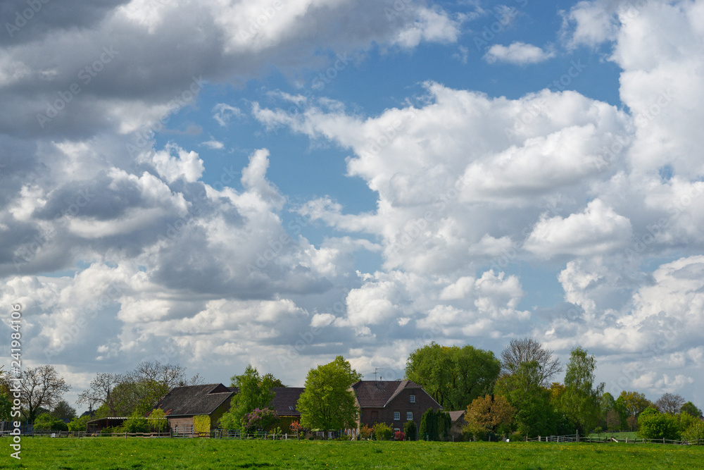 Obraz premium niederrheinisches Bauernhaus