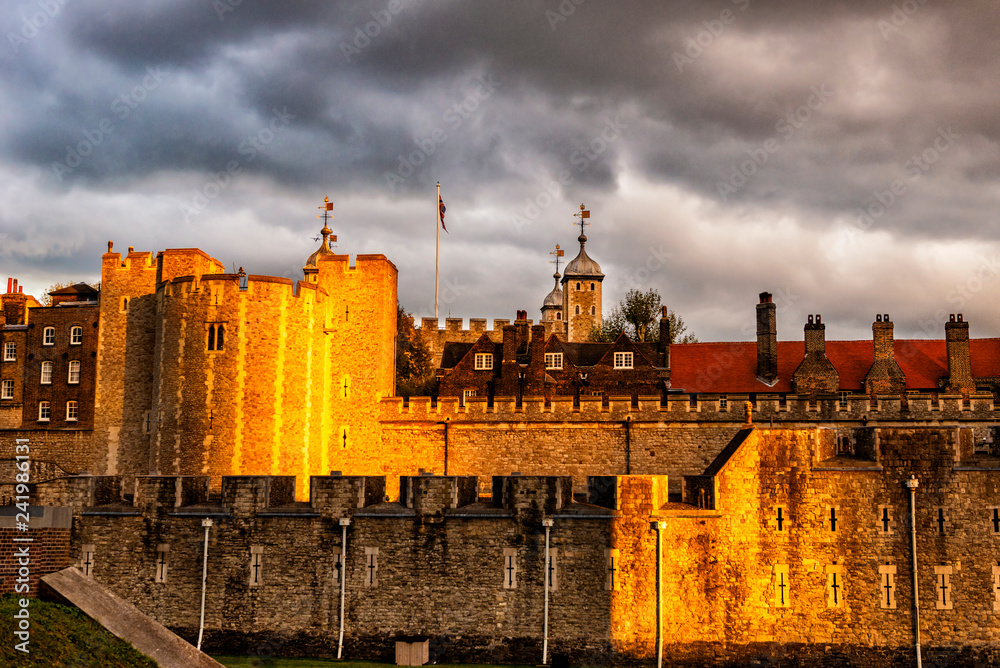 London-Tower of London at Sunset