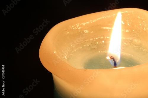 dettaglio di candela accesa
