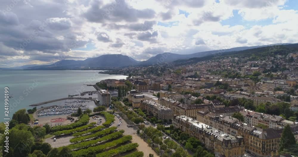 Neuchatel, Jeunes rives et port - Aerial 4K - Phantom 4 PRO Neuchatel, Jeunes rives et port - Aerial 4K - Phantom 4 PRO