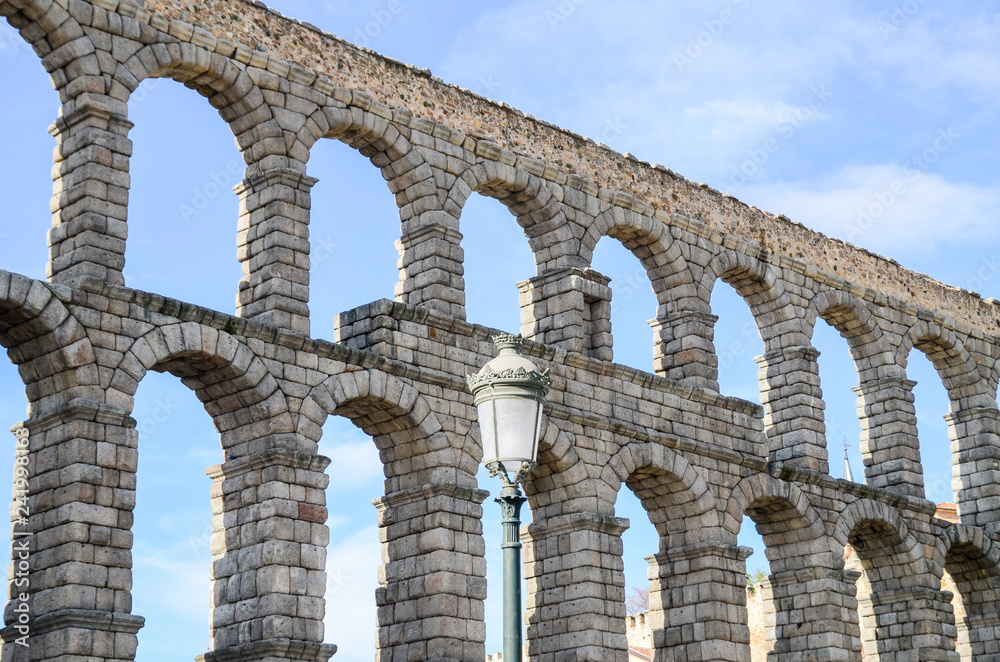 古代ローマ遺跡　セゴビア水道橋（スペイン）