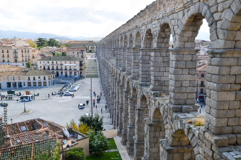 古代ローマ遺跡 セゴビア水道橋(スペイン) Stock Photo | Adobe Stock
