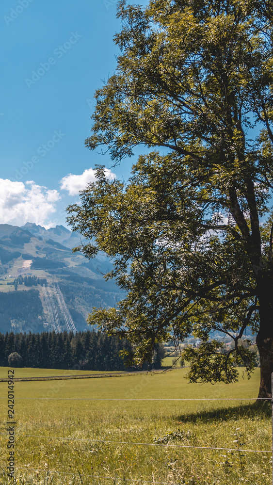 Smartphone HD wallpaper of beautiful alpine view near Kitzsteinhorn - Salzburg - Austria Smartphone HD wallpaper of beautiful alpine view near Kitzsteinhorn - Salzburg - Austria