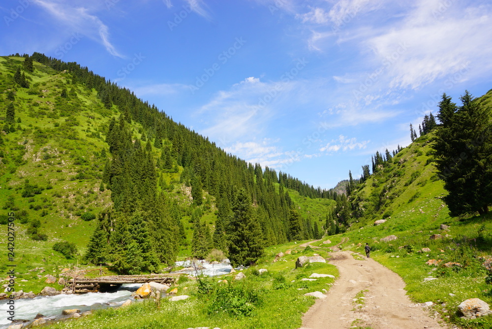 Obraz premium キルギスでトレッキング