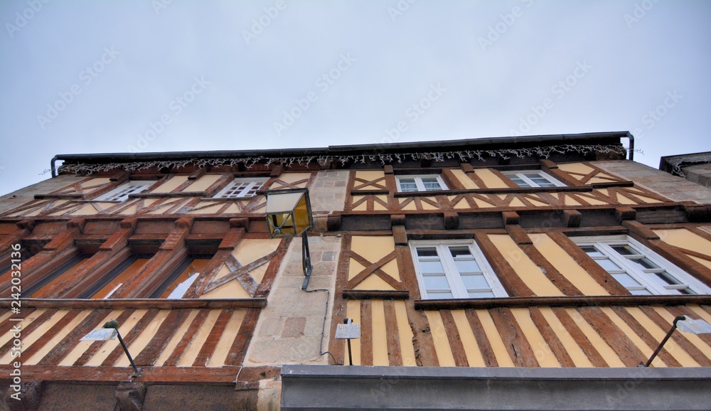 Les façades de Tréguier, petite cité de caractère en Bretagne