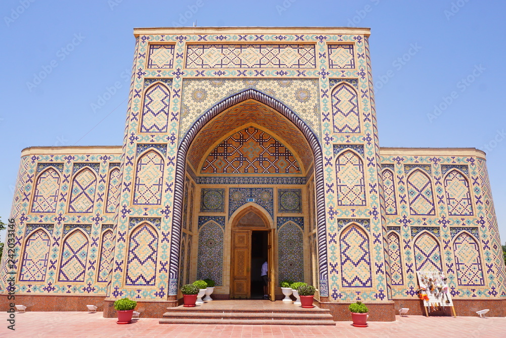 ウズベキスタンのモザイクタイル建築