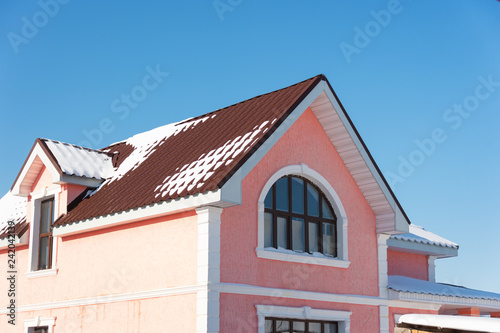 Wallpaper Mural winter snow on the roof Torontodigital.ca