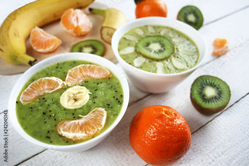 Smoothie bowls with fruit- version for children