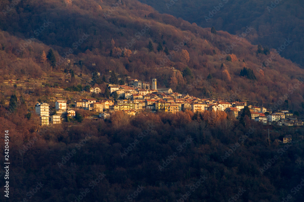 Obraz premium Chiesa di Carate Urio (Como)