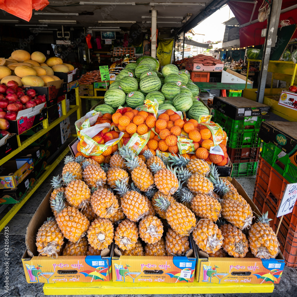 Tel aviv market fruit stand