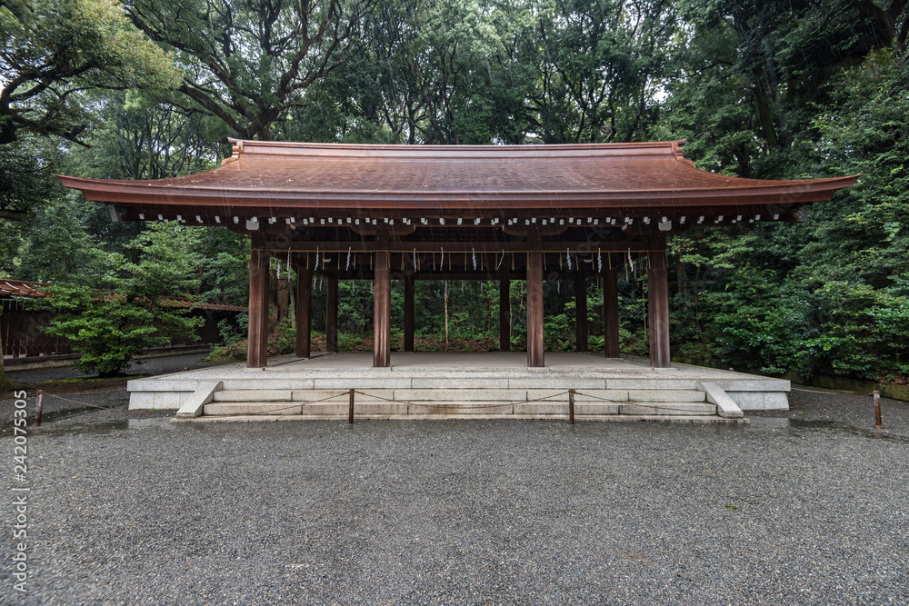 view of classic Japanese-style building in Tokyo