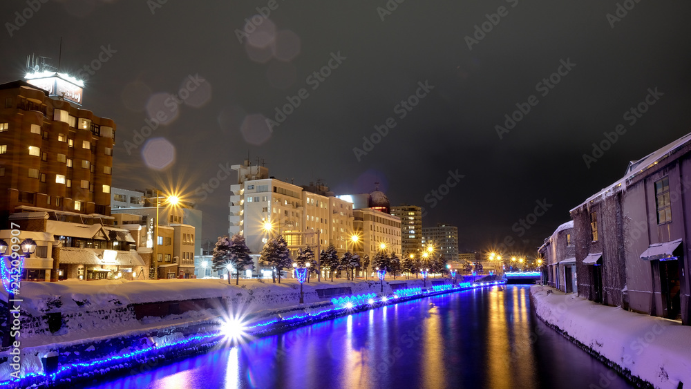 Obraz premium View of otaru canal night in Hokkaido,Bokeh. 30 Dec 2018.