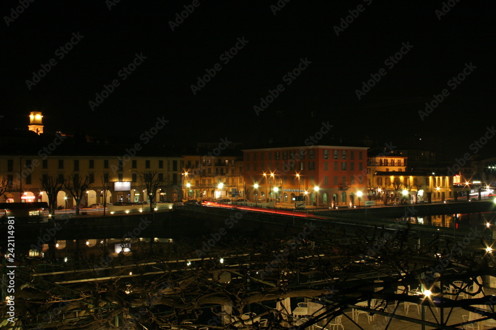 Sarnico in the night