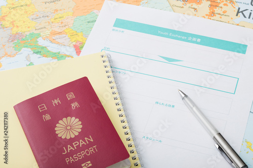 交換留学企画書とパスポート