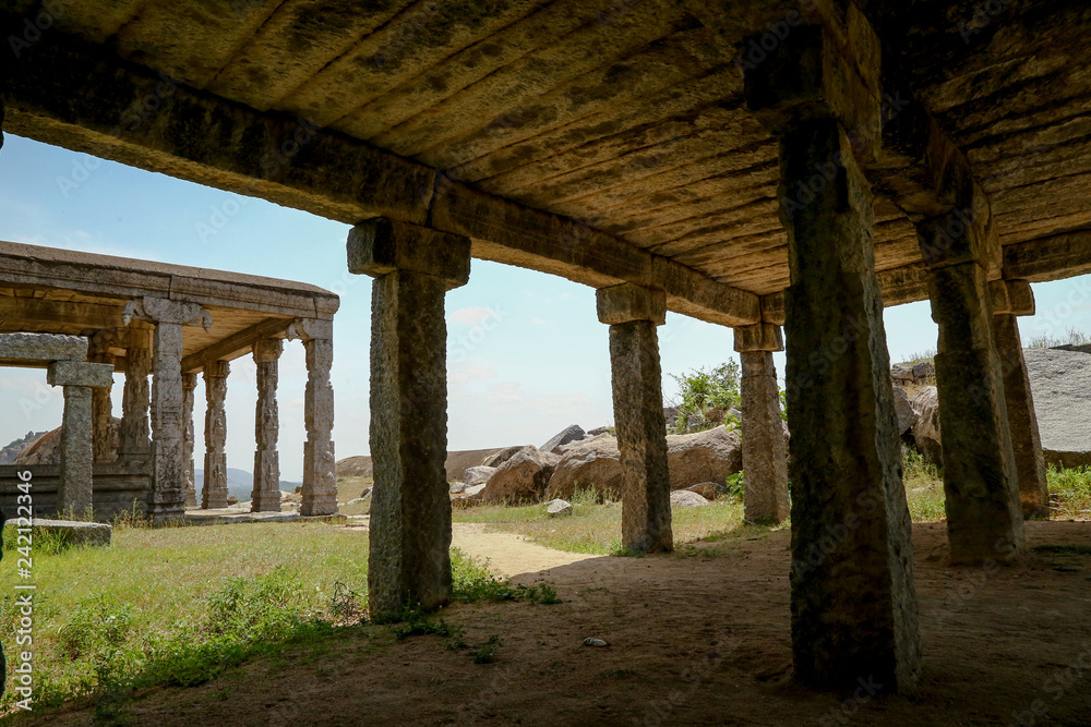 Obraz premium Old sculpture in Tamil Nadu, India