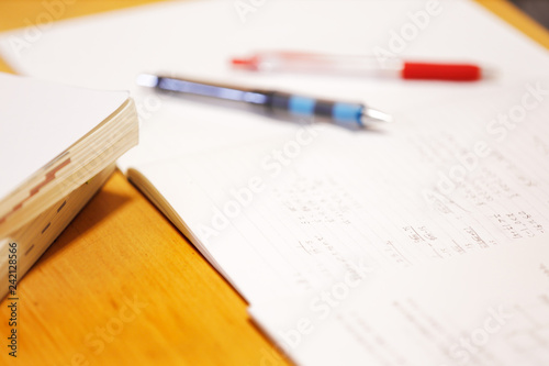 数学のノートとペン