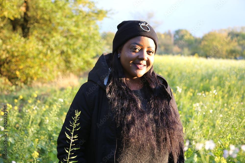 Dunkle Haut - Esther aus Kenia - obrazy, fototapety, plakaty 