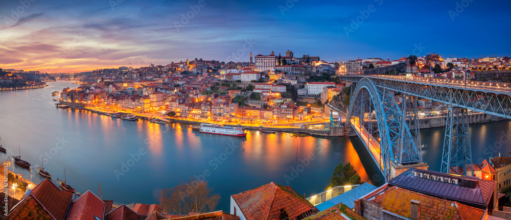 Porto, Portugal Foto, Poster, Wandbilder bei EuroPosters