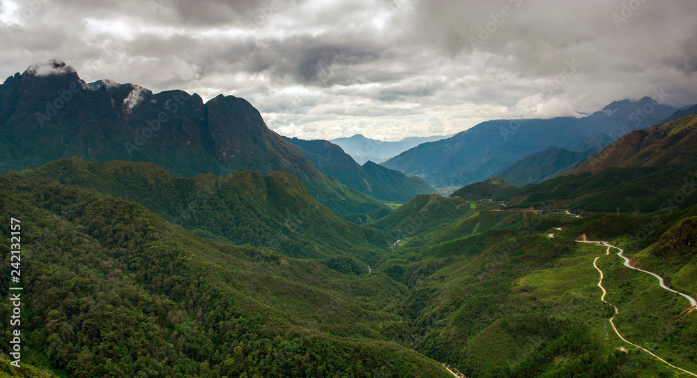 Naklejka premium Green Rice fields on Terraced in Muchangchai, Vietnam Rice fields prepare the harvest at Northwest