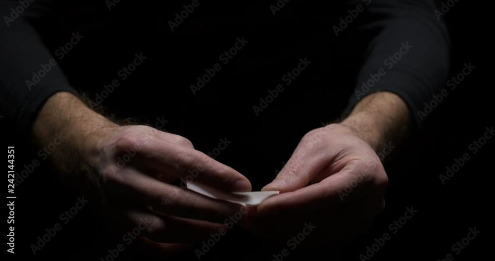 A smoker make a cigarette 