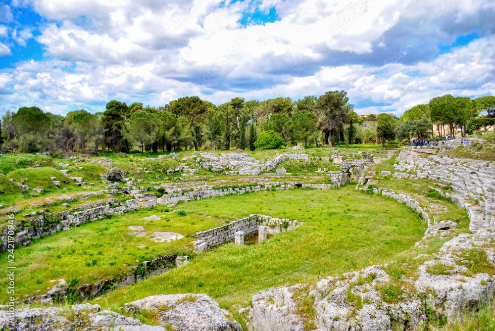 Antichi resti nella città di Siracusa Antichi resti nella città di Siracusa