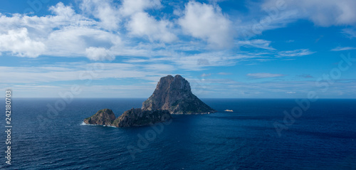 Obraz na płótnie Views from the viewpoint of Es Vedra in Ibiza w salonie