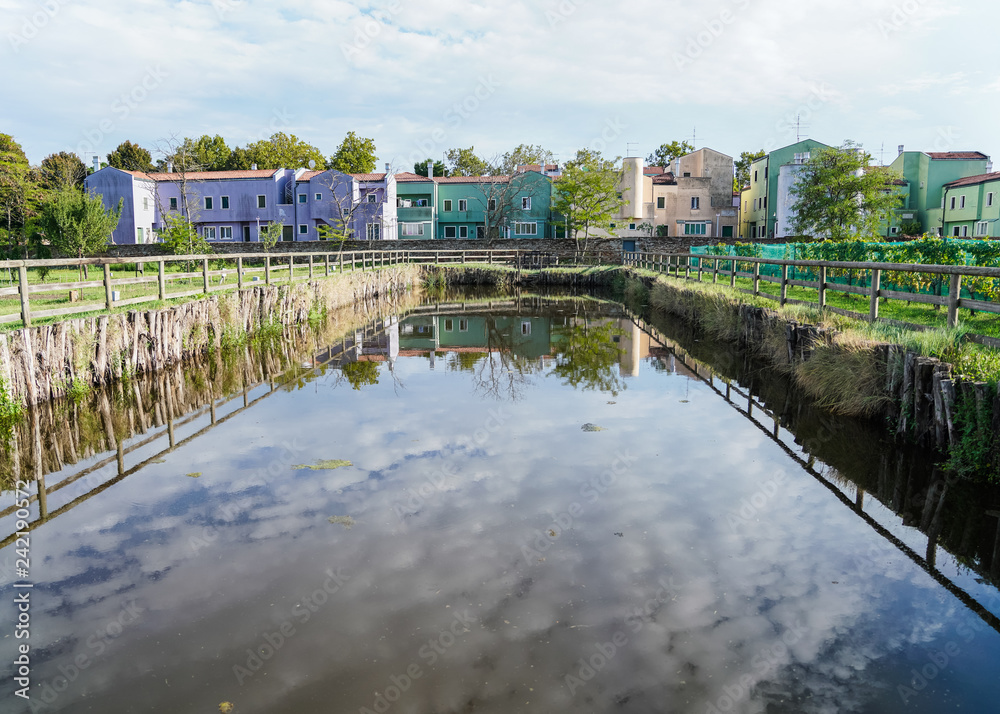 Fototapeta premium view of the river and city
