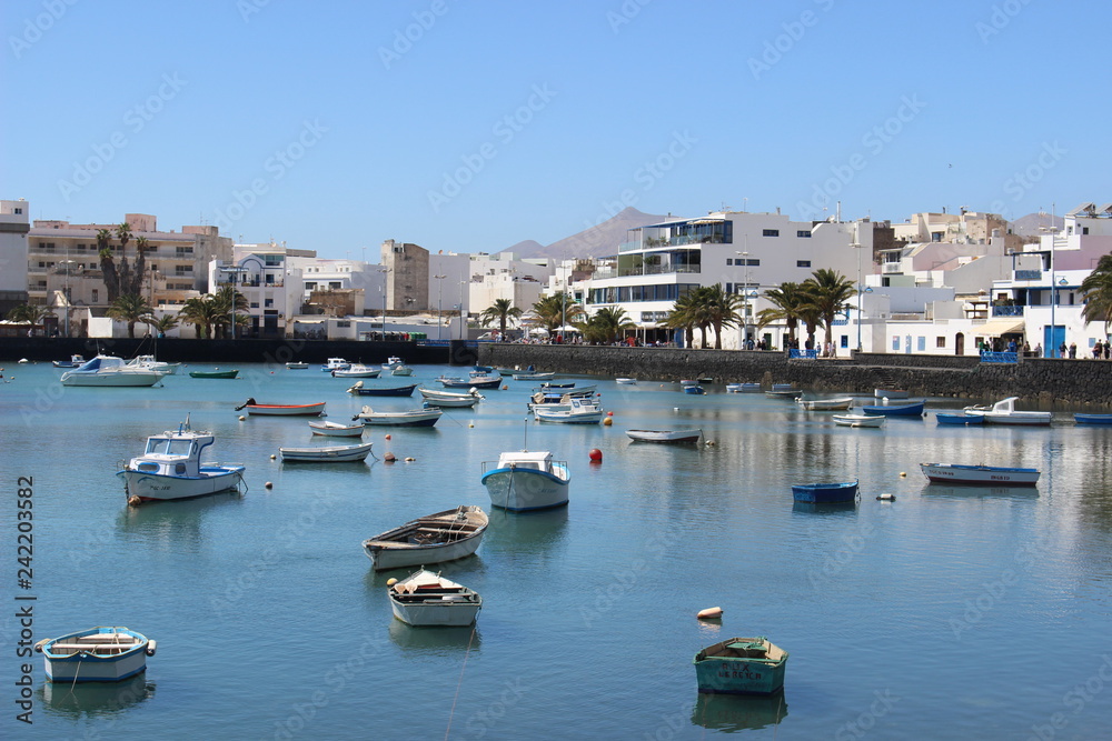 Fototapeta premium boats in the harbor