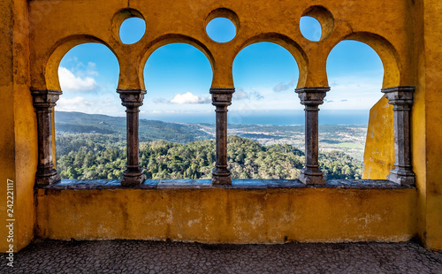 Fotografia View of Valley through Arched Wall of Pena Palace