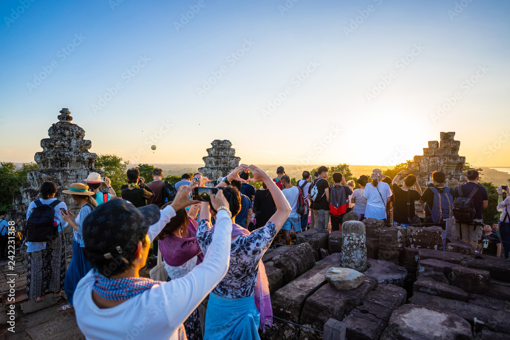 Naklejka premium sunset view point at Phnom Bakheng temple