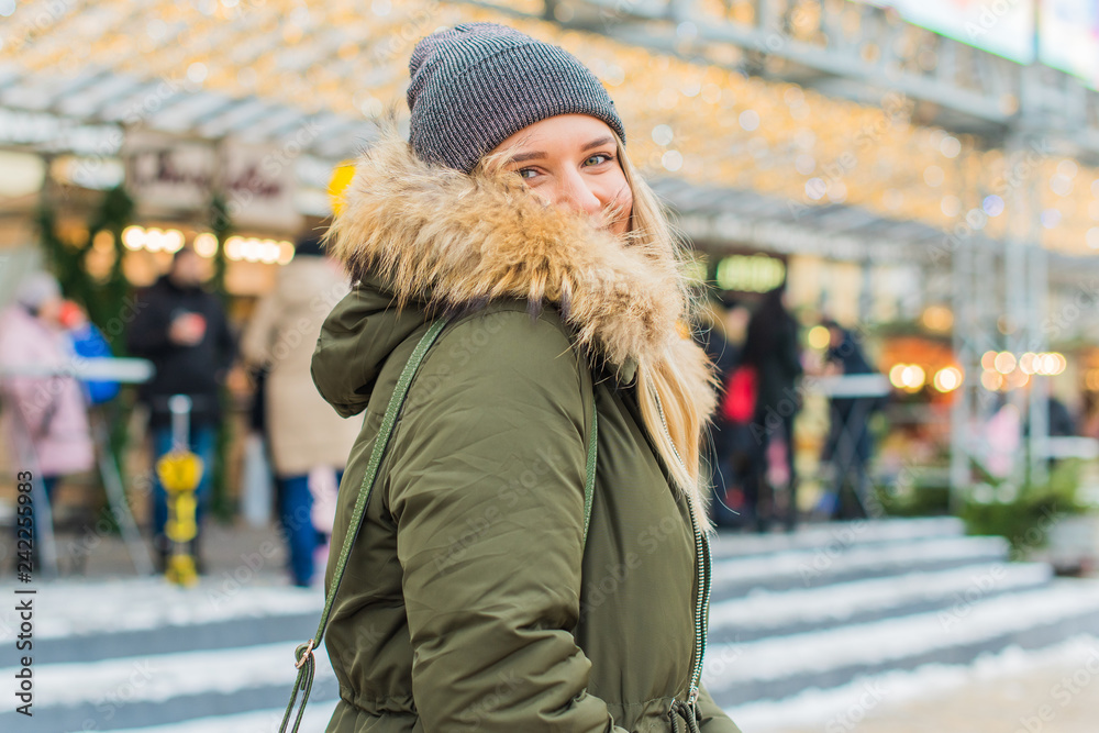 Plus size nice girl in big city, lifestyle modern woman, plump people life, natural beauty Plus size nice girl in big city, lifestyle modern woman, plump people life, natural beauty