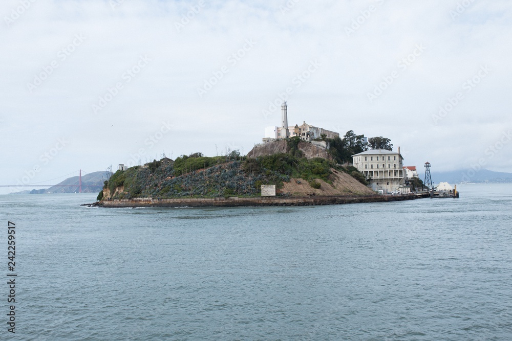 Alcatraz, ocean