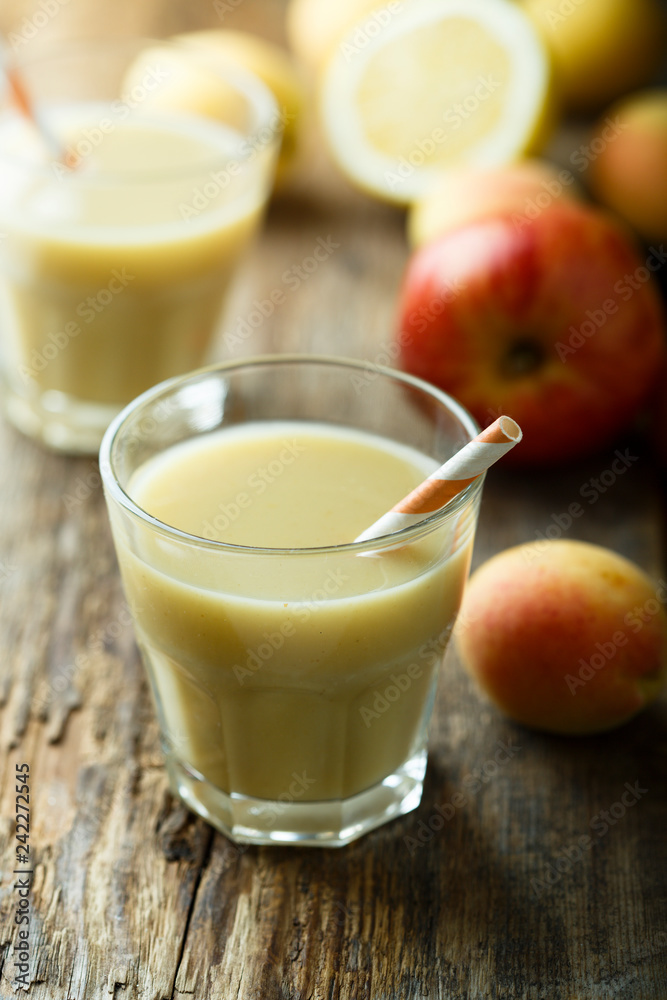 Pear apple smoothie Pear apple smoothie