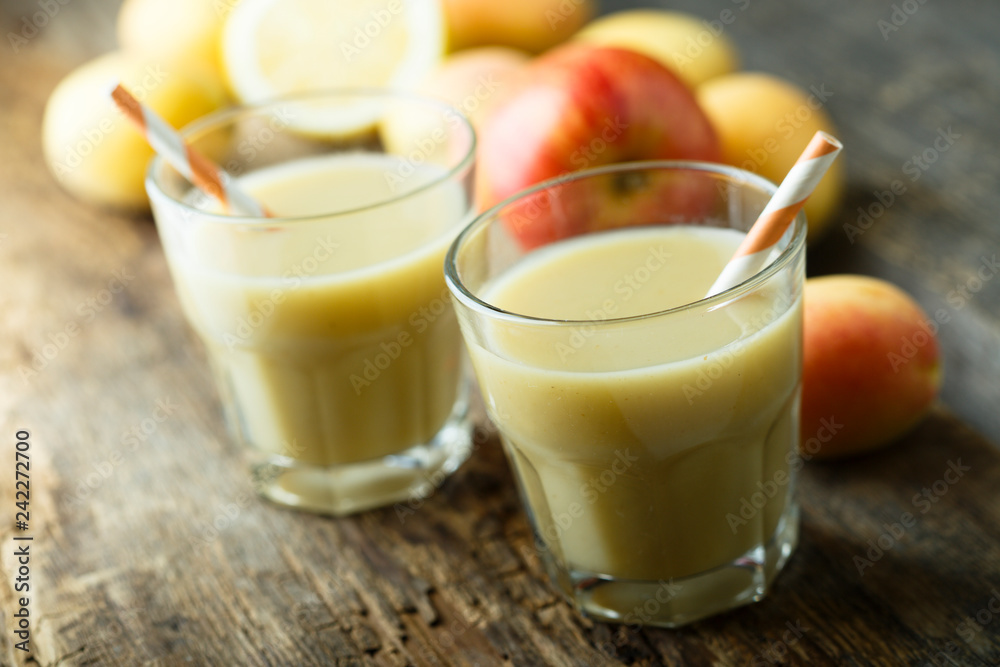 Pear apple smoothie Pear apple smoothie
