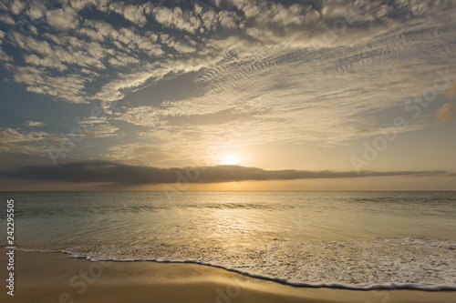 Fototapeta Naklejka Na Ścianę i Meble -  Amazing sunset over ocean