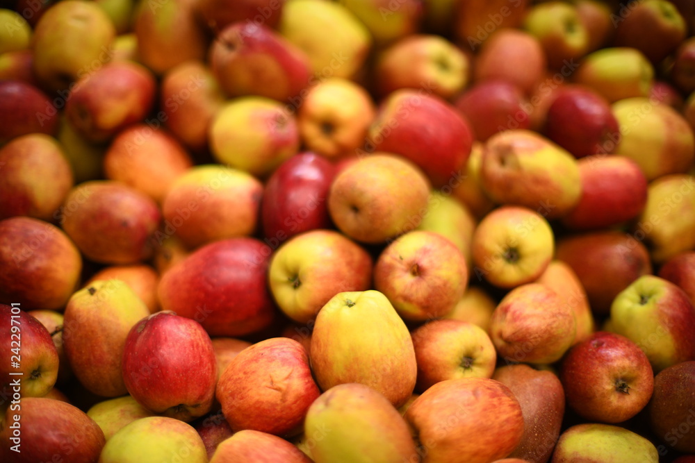 apples in the market