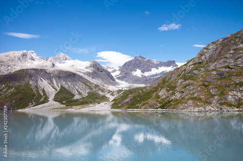 Fototapeta Naklejka Na Ścianę i Meble -  Beautiful Lake In Alaska Surrounded By Mountains