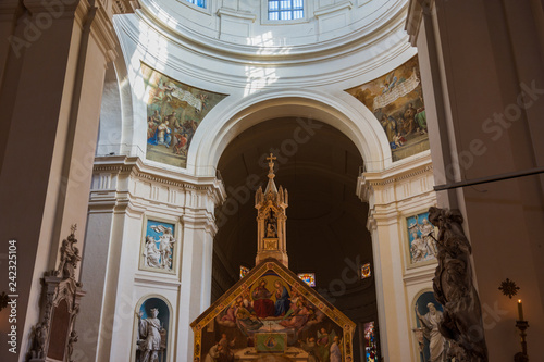 Assisi Basilica di Santa Maria degli Angeli photo