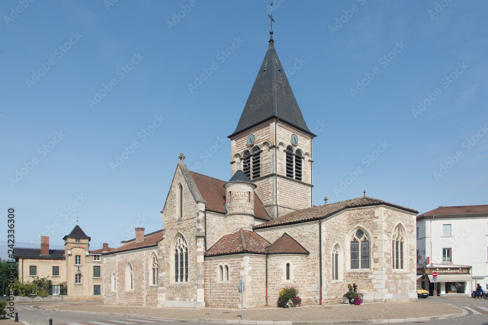 église romane de Villars-Les-Dombes appellée Nativité de la Sainte Vierge