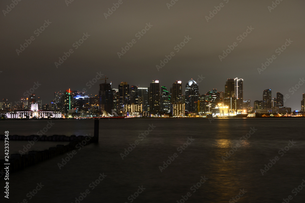 Fototapeta premium San Diego skyline at night