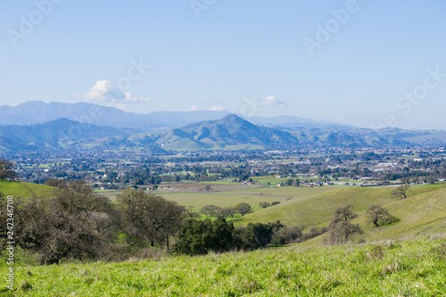 Tableau sur toile View towards Morgan Hill from Coyote Lake - Harvey Bear Park, California