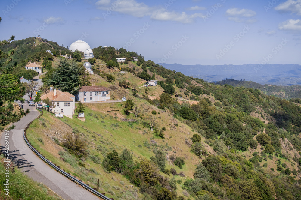 Obraz premium View towards Shane Observatory and the Automated Planet Finder telescope, Mt Hamilton, San Jose, San Francisco bay area, California