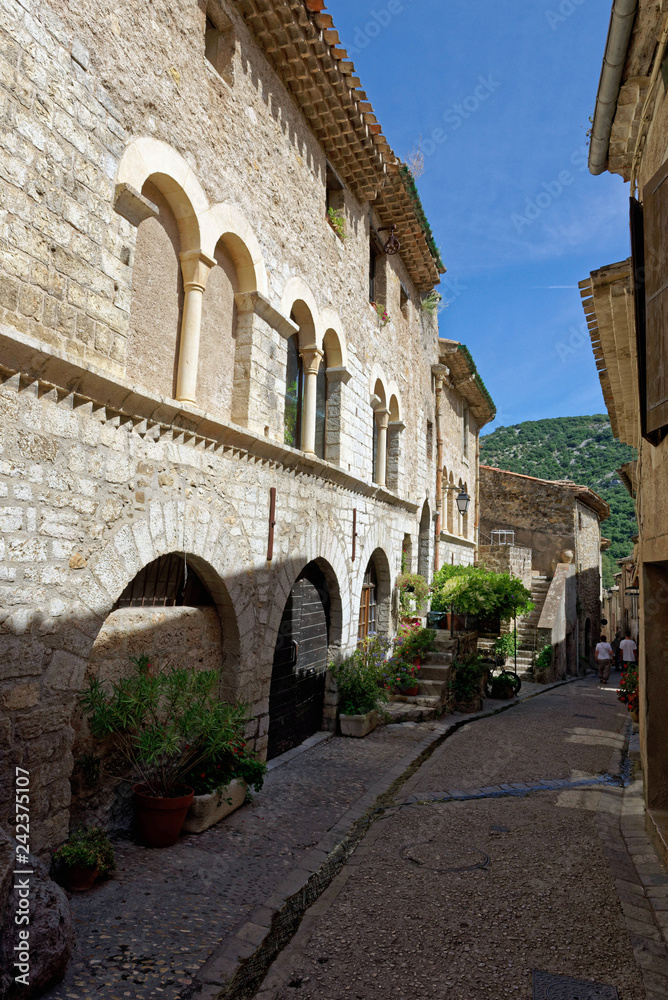 Saint-Guilhem-le-Désert, Hérault, Languedoc-Roussillon, France