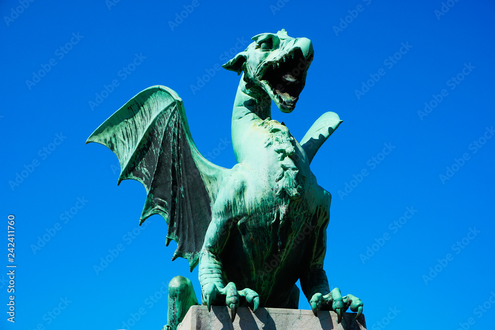 ドラゴンの像