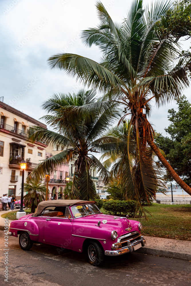 oldtimer im Centro von Havanna