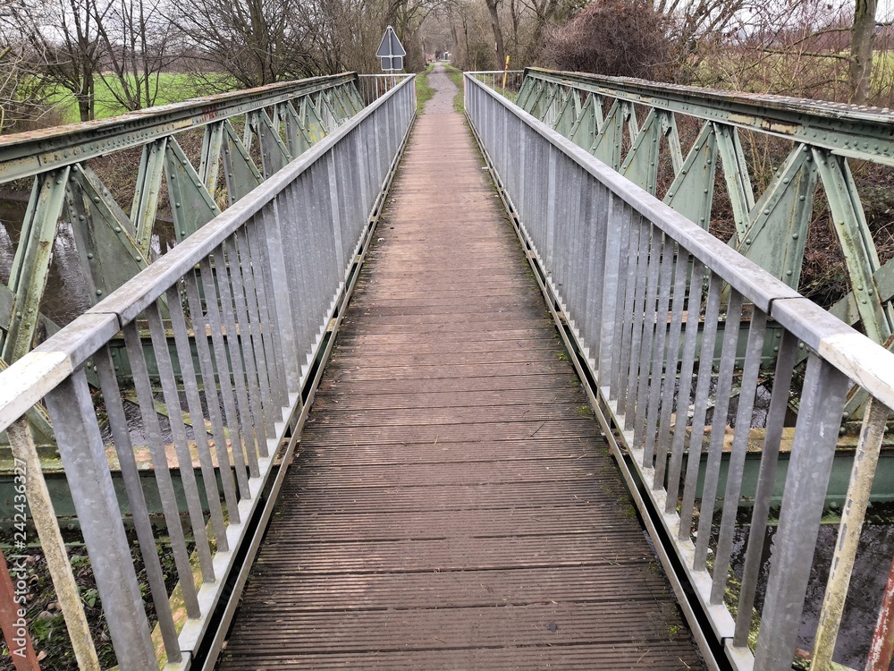 alte Eisenbahnbrücke über die Niers bei Süchteln