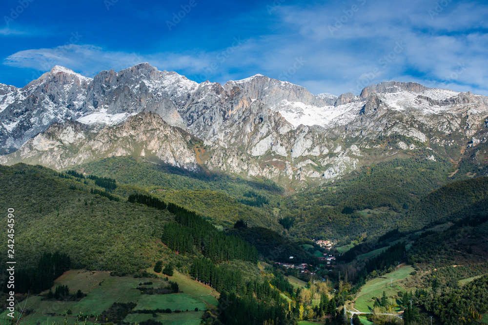 Picos de Europa desde el mirador de San Miguel