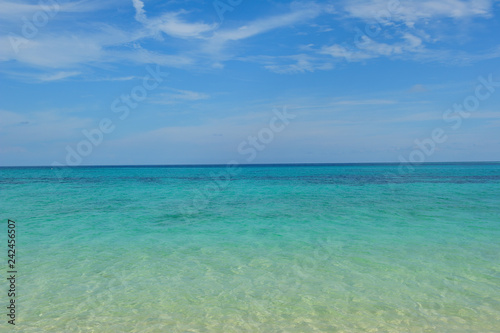 Blue ocean with Clear Sky © Anupong Suvanichkul