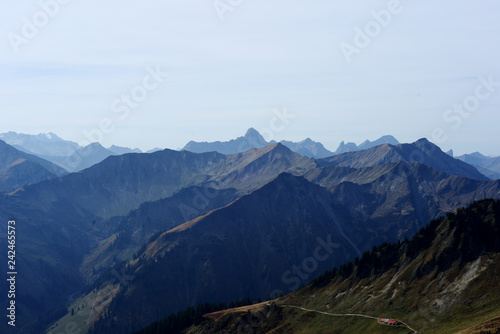Allg  uer Alpen - Blick vom Walmendinger Horn 