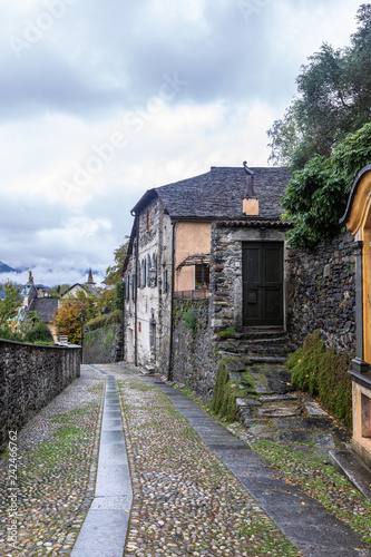 Old Italian courtyard in San Giulio